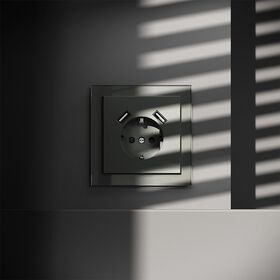 Розетка с заземлением и защитными шторками с USB A+A S70 (титан) / Voltum VLS040406