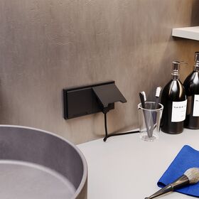 Рамка пластиковая на 2 поста S70 (черный матовый) / Voltum VLS100208