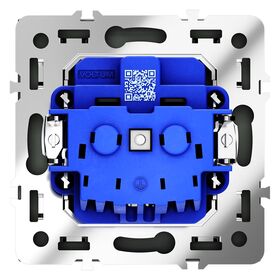Розетка с заземлением и защитными шторками S70 (титан) / Voltum VLS040206