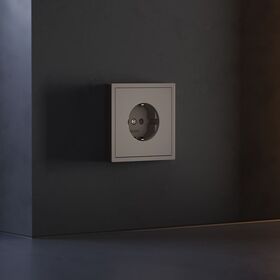 Накладка для розетки с заземлением и защитными шторками S70 (капучино) / Voltum VLS000714