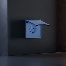 Накладка для розетки с заземлением, защитными шторками и крышкой S70 (деним) / Voltum VLS000815