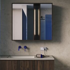 Накладка для розетки с заземлением, защитными шторками и крышкой S70 (серый) / Voltum VLS000816