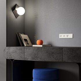 Накладка для розетки с заземлением и защитными шторками, с USB A+A S70 (хлопок) / Voltum VLS000913