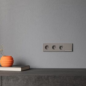 Накладка для розетки с заземлением и защитными шторками, с USB A+A S70 (капучино) / Voltum VLS000914