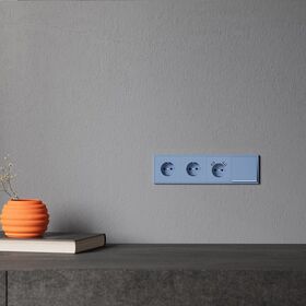 Накладка для розетки с заземлением и защитными шторками, с USB A+A S70 (деним) / Voltum VLS000915