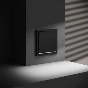 Проходной переключатель одноклавишный с подсветкой S70 (черный матовый) / Voltum VLS010408