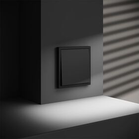 Выключатель с самовозвратом одноклавишный S70 (черный матовый) / Voltum VLS010608