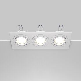Встраиваемый светильник Atom GU10 3x10Вт / Maytoni DL024-2-03W