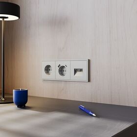 Розетка с заземлением S70 (сталь) / Voltum VLS040105