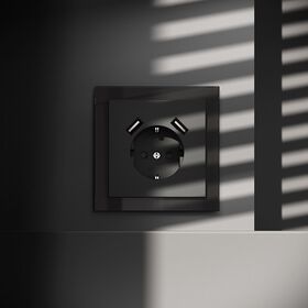 Розетка с заземлением и защитными шторками с USB A+A S70 (черный матовый) / Voltum VLS040408