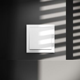 Проходной переключатель одноклавишный S70 (белый матовый) / Voltum VLS010302