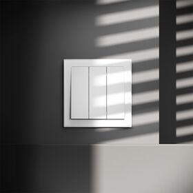 Выключатель трехклавишный S70 (белый матовый) / Voltum VLS030102