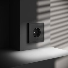 Розетка с заземлением S70 (черный матовый) / Voltum VLS040108